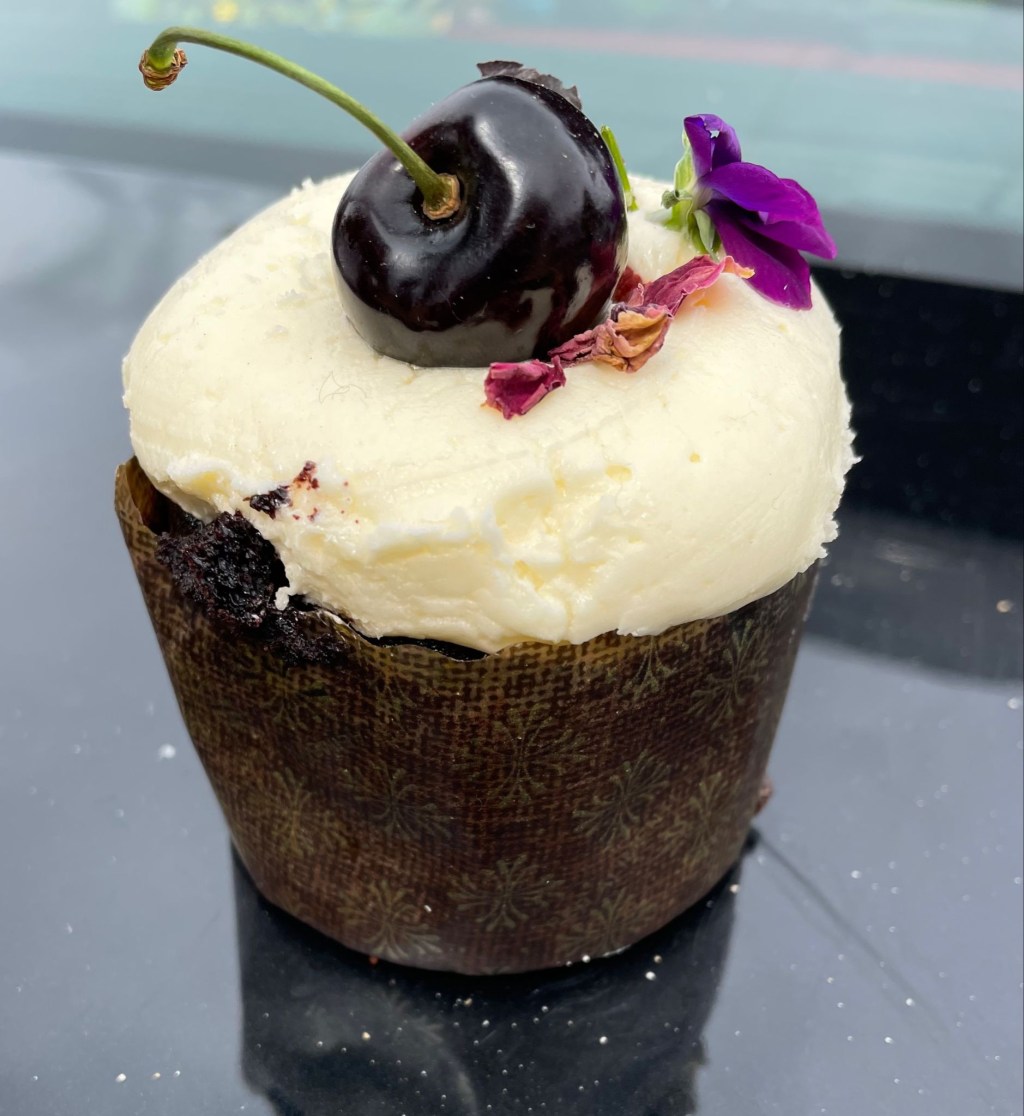 Chocolate and Cherry Cake – Cookbookclub on&nbsp;Tour