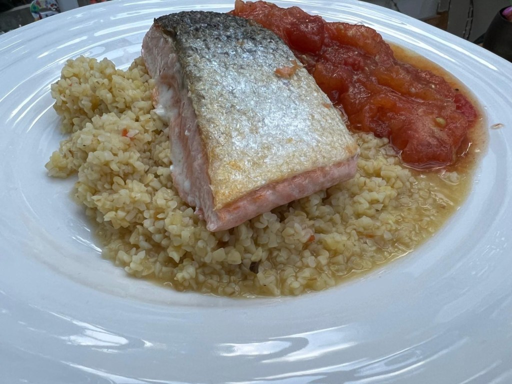 Salmon with Bulgar and&nbsp;Tomato
